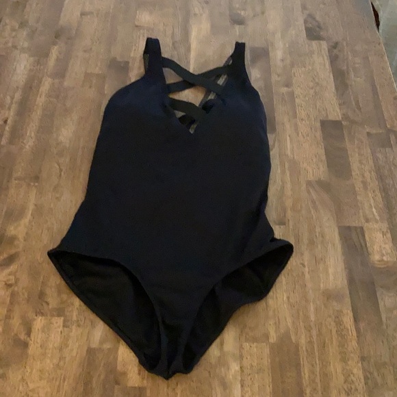 NWT JustFab beautiful black one piece lightly padded bathing suit. - Picture 2 of 10